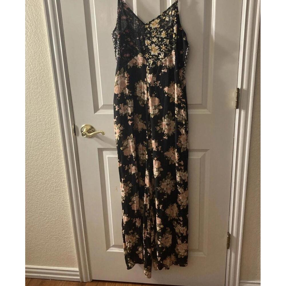 American Eagle Outfitters‎ Floral V Neck Spaghetti Strap Jumpsuit Size M